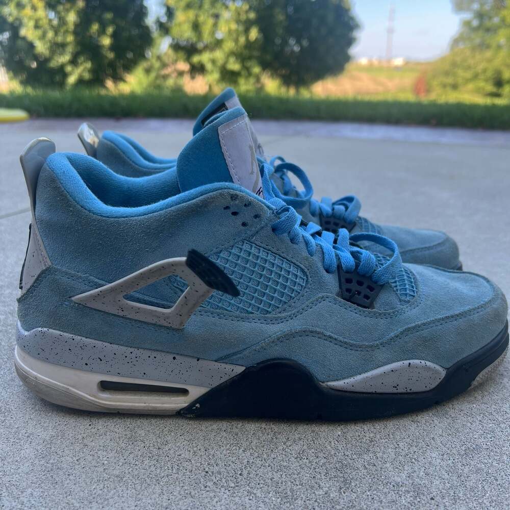 Jordan 4 Retro University Blue Sneakers.  M sz 11